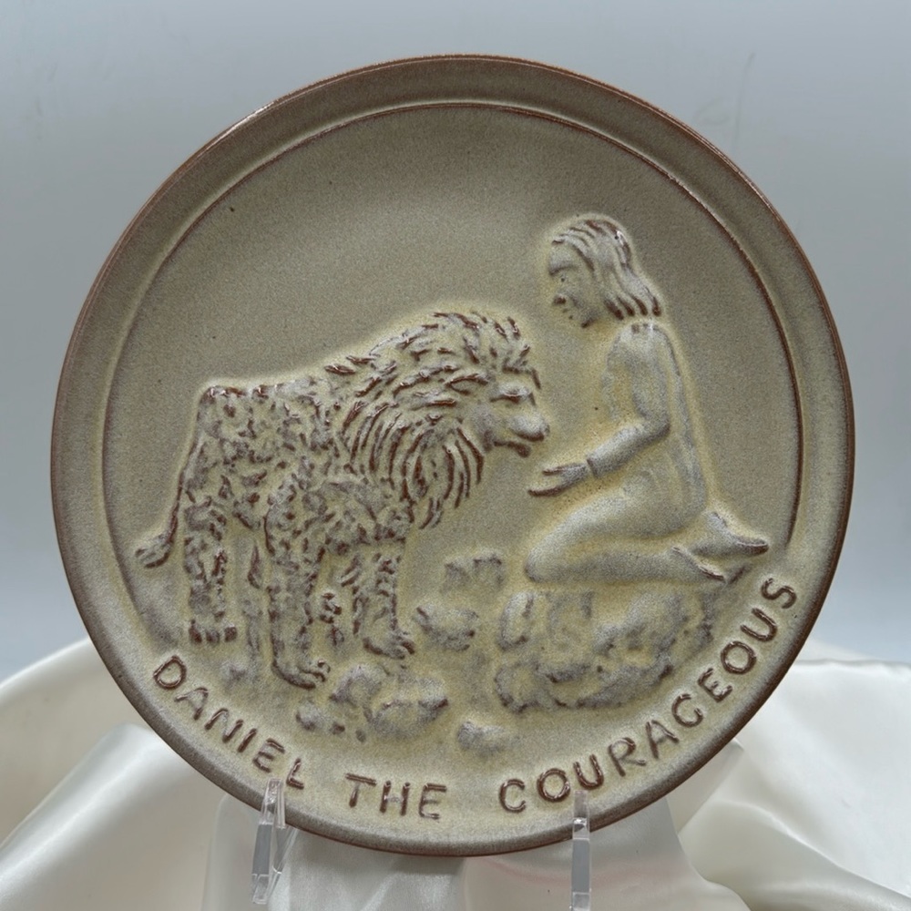 Vintage 1979 Frankoma “Teenagers of the Bible” Daniel the Courageous Plate